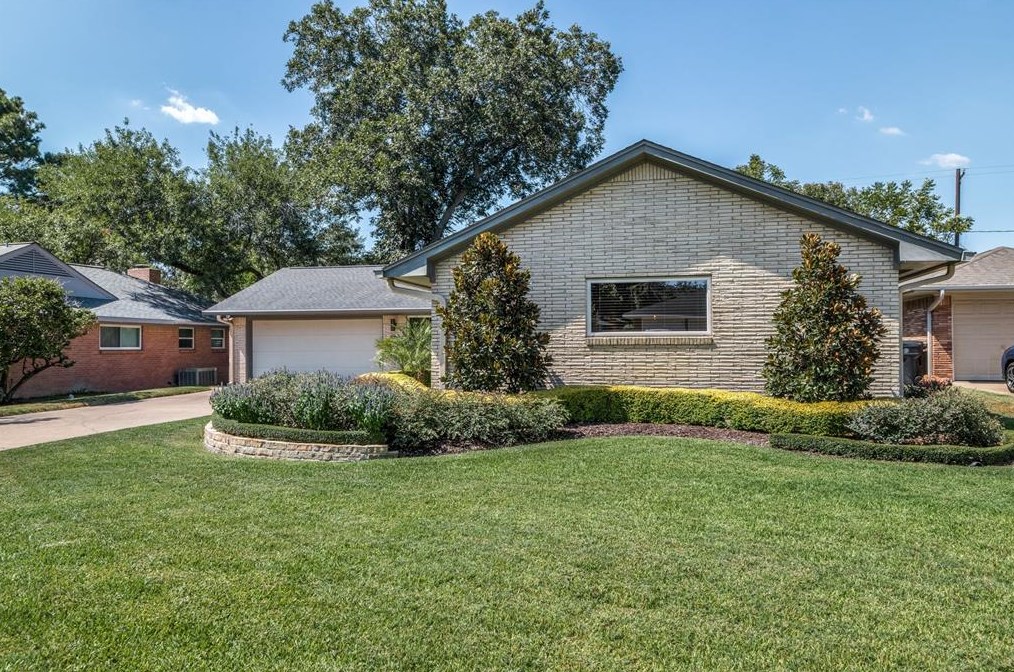 2118 Viking Dr, Houston, TX 77018-1726