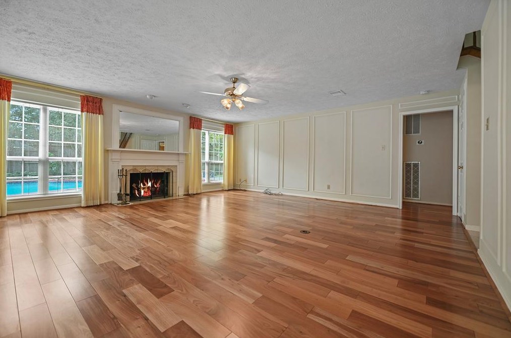 15971 Knl Ldg Dr, Houston TX  77095-1670 exterior