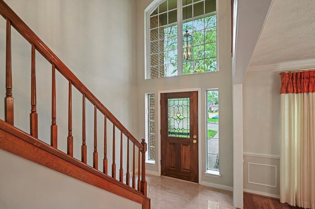 15971 Knolls Lodge Dr, Houston TX  77095-1670 exterior