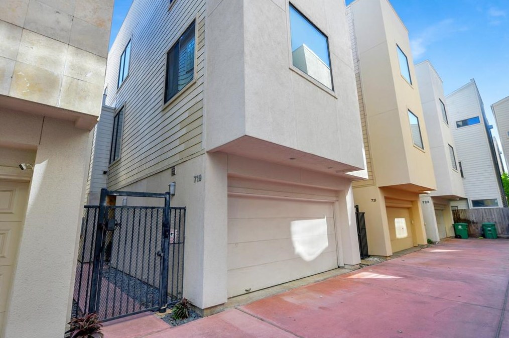 719 Reinerman St, Houston, TX 77007-5236