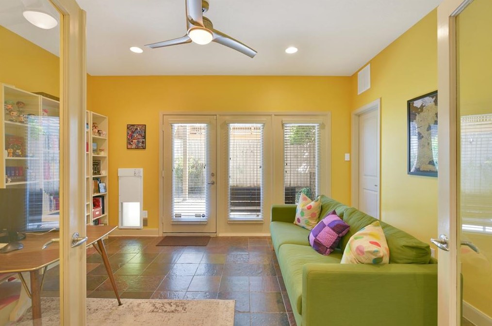 719 Reinerman St, Houston TX  77007-5236 exterior