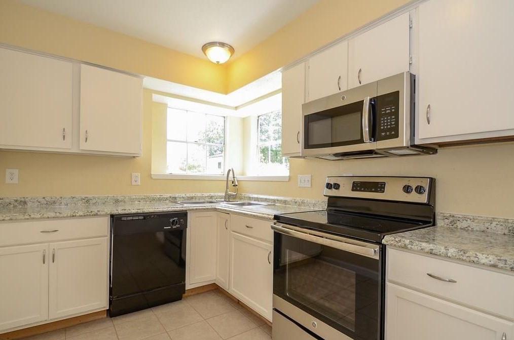 7611 Shaddock Dr, Houston TX  77041-1543 exterior