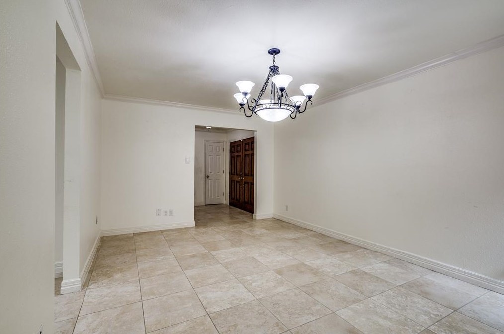 5710 Dumfries Dr, Houston TX  77096-4802 exterior