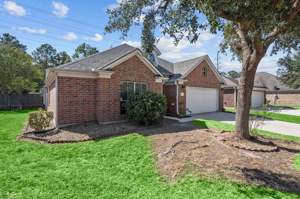6826 Lark Hill St, Humble, TX 77338
