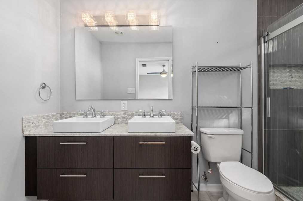 1113 Robin, Houston TX  77019-4612 exterior