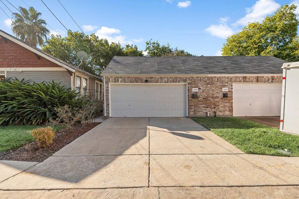 1113 Robin St, Houston TX  77019-4609 exterior