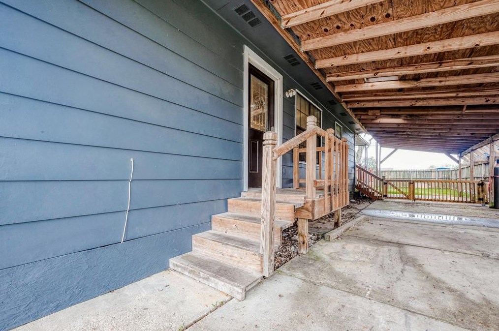 10824 Deaf Smith St, Morgans Point, TX 77571