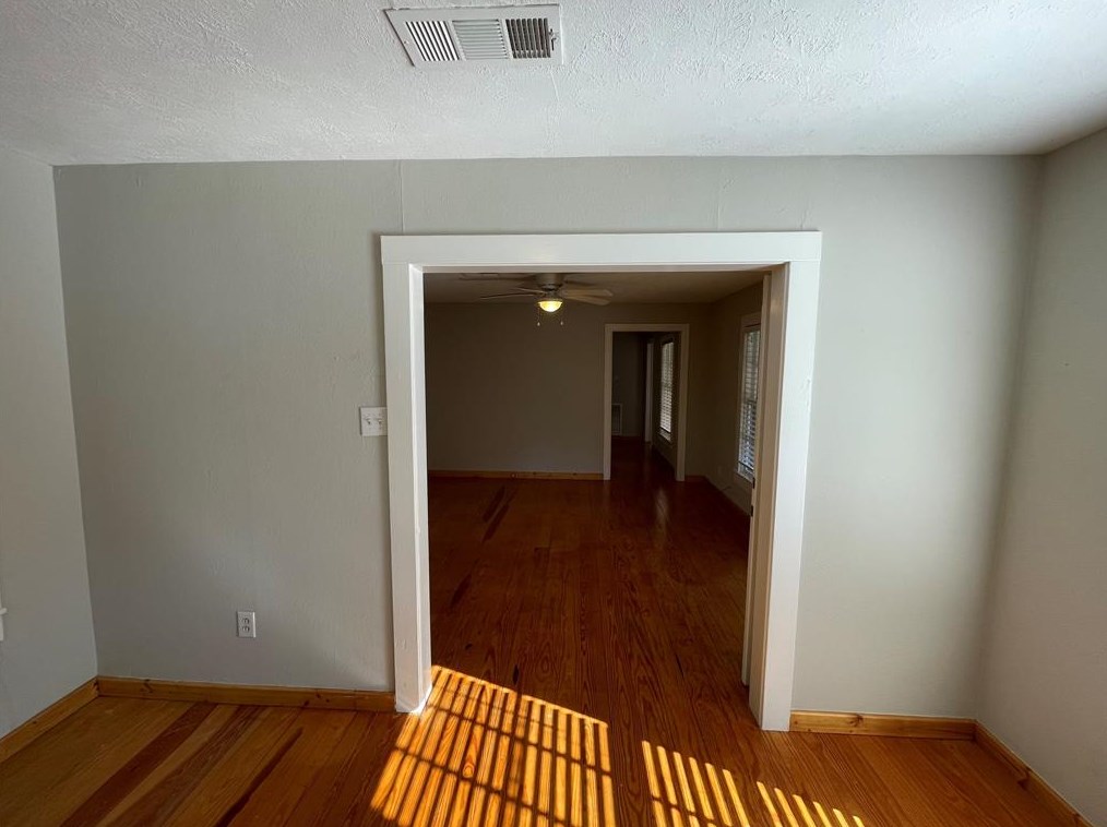 721 Hospital St, Tomball, TX 77375