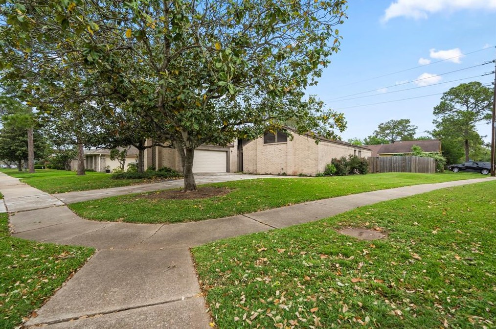 2639 Austins Pl, Sugar Land, TX 77478-4331