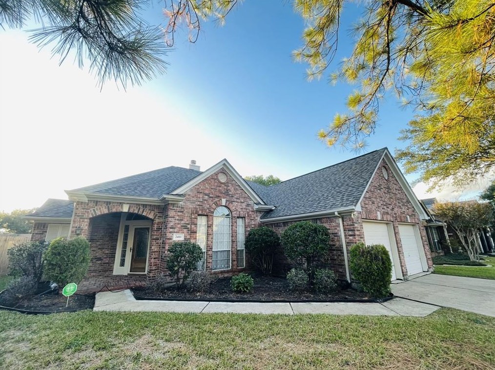2411 Parkhaven Dr, Sugar Land, TX 77478