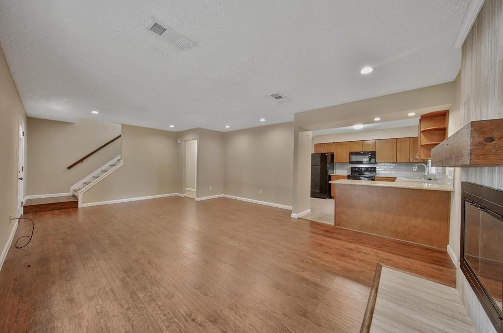 2115 Lacey Oak Cir, Spring, TX 77380-3826