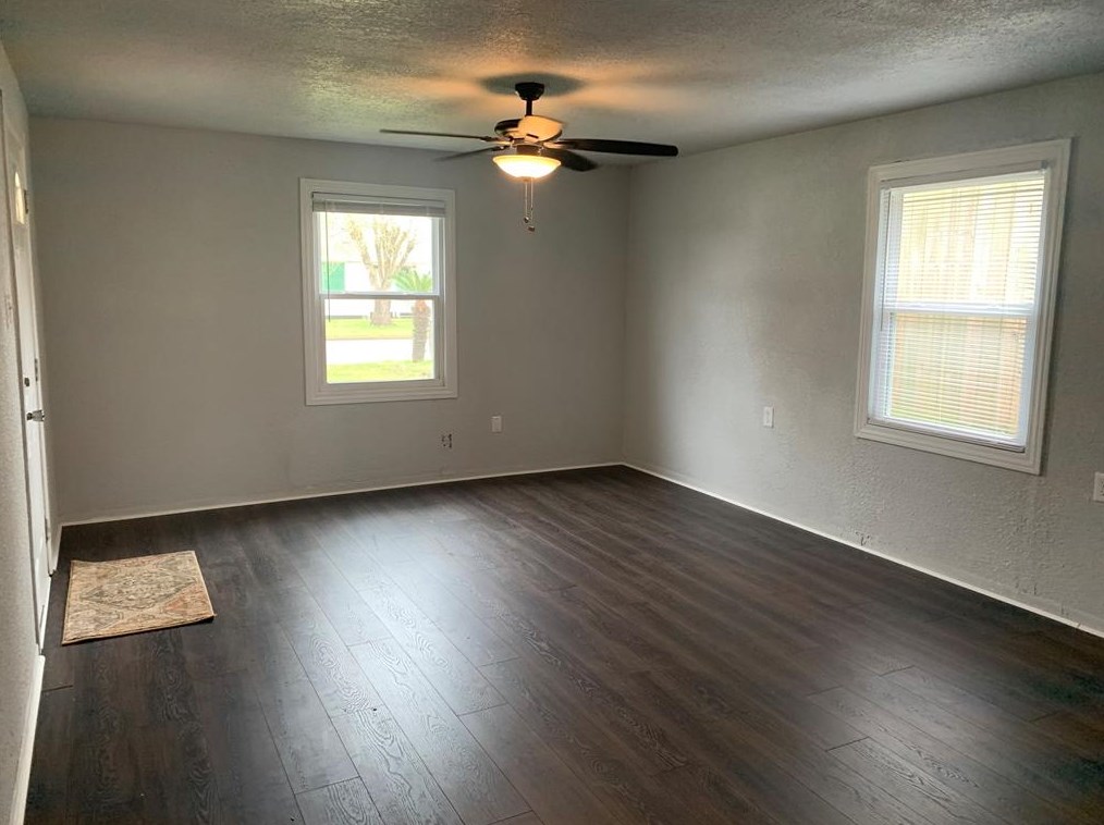 2306 28th Ave N, Texas City, TX 77590