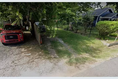 316 E 37th Street, Houston, TX 77018 - Photo 4