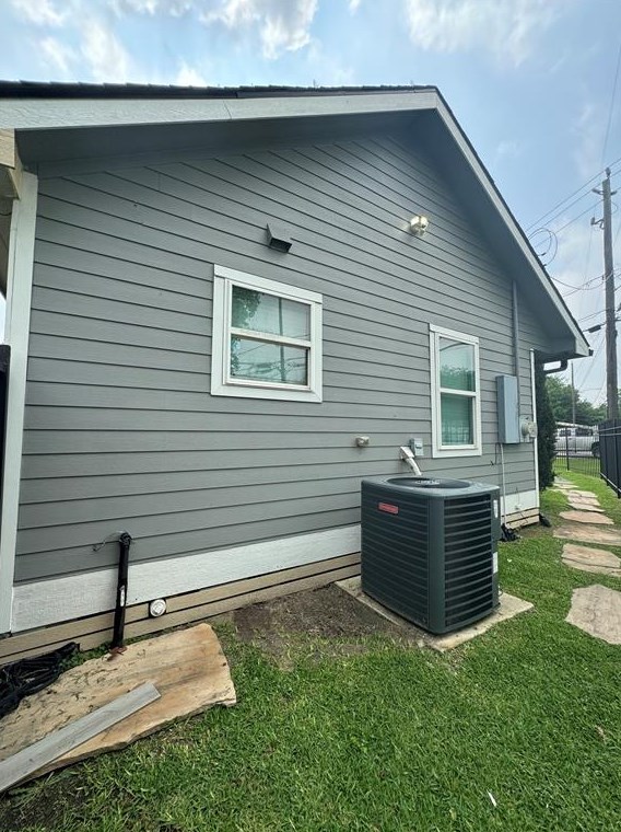 5301 Bennington St, Houston TX  77016-6702 exterior