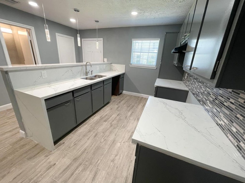 7268 Crownwest St, Houston, TX 77072-2214