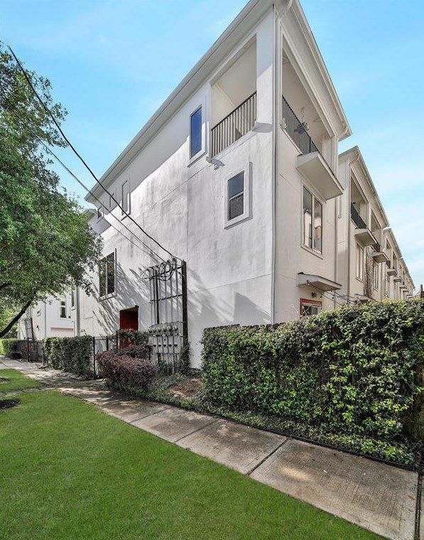 2718 Clay St, Houston TX  77002-7504 exterior