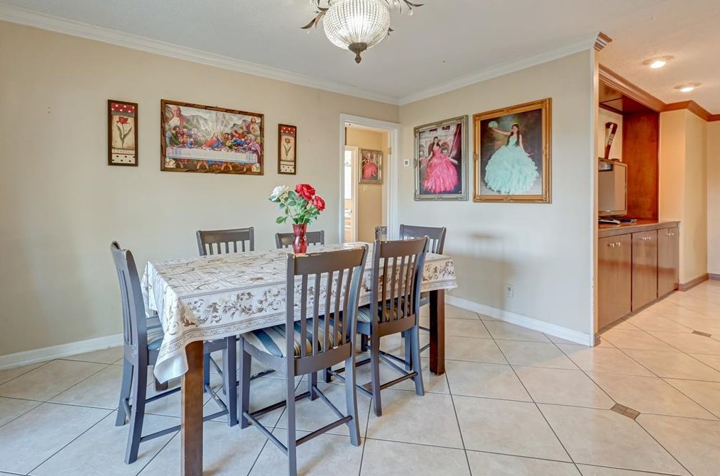 12106 Cedar Gap Ln, Houston TX  77072-4838 exterior