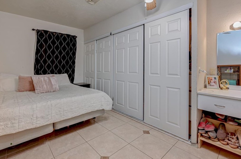 12106 Cedar Gap Ln, Houston TX  77072-4838 exterior