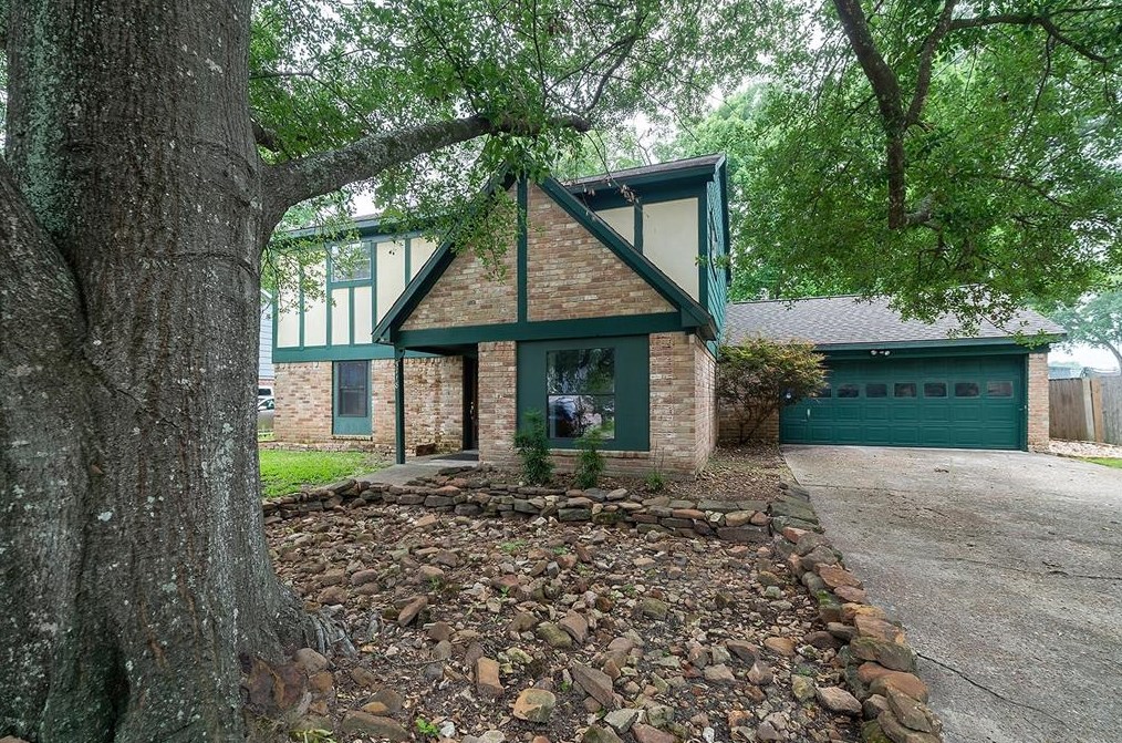 5718 Green Timbers Dr, Humble, TX 77346-1931