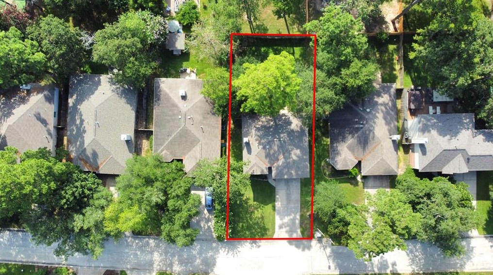 46 E Misty Dawn Dr, Conroe, TX 77385