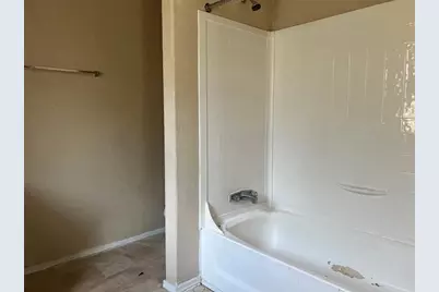 11722 Greenglen Drive, Houston, TX 77044 - Photo 10