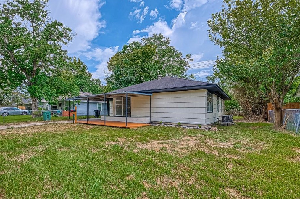 9906 Carmalee St, Houston TX  77075-5105 exterior