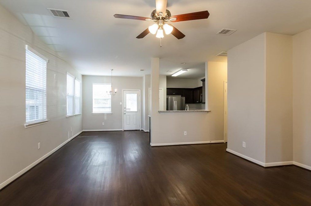 2714 Mesquite Ridge Dr, Houston, TX 77073-1625