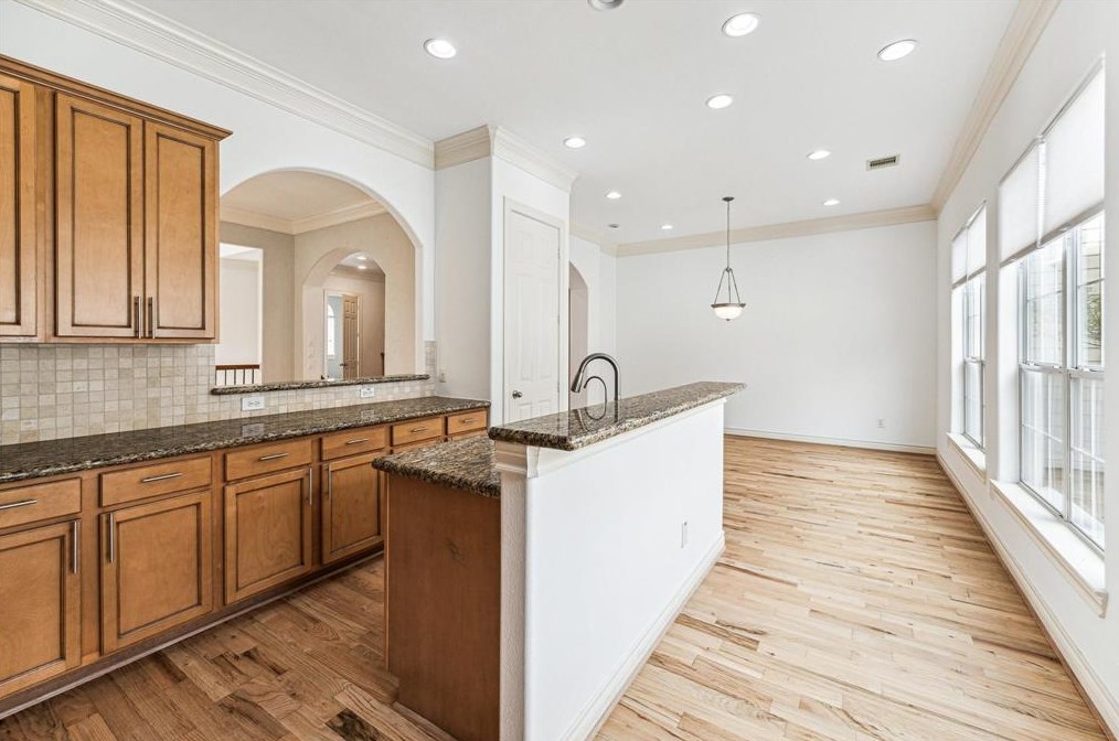 5966 Kansas, Houston TX 77007-1111 exterior