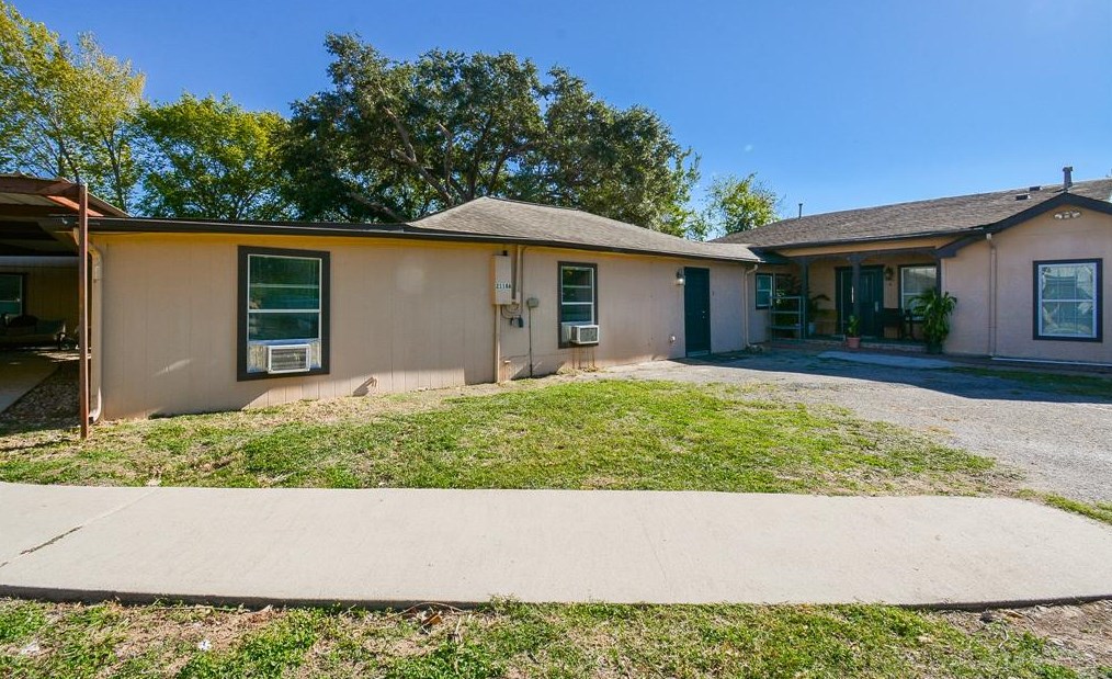 2118 Thonig Rd #b, Houston, TX 77055