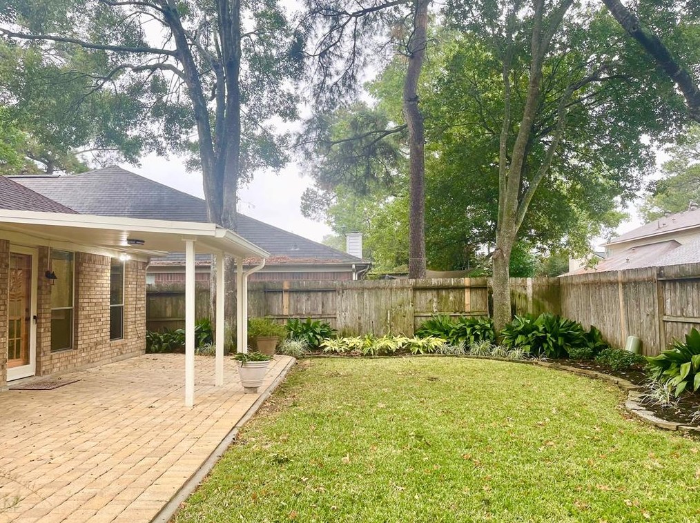 8910 Driftstone Dr, Spring, TX 77379