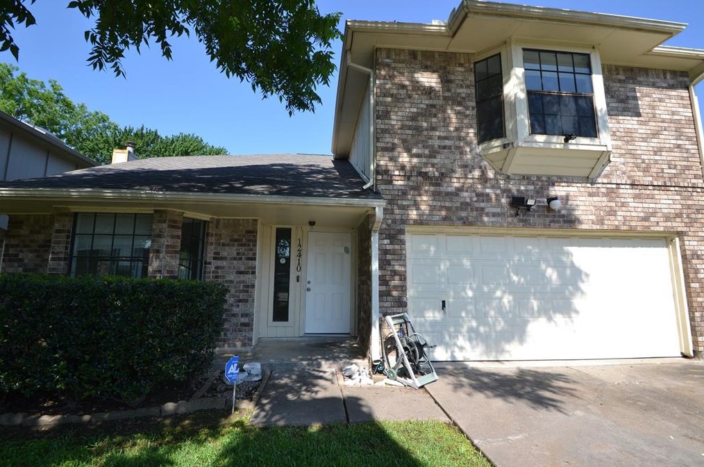 12410 Meadow Briar Dr, Stafford, TX 77477