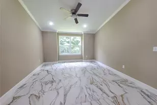 1306 N 9th St, Conroe, TX 77301 - Photo 10