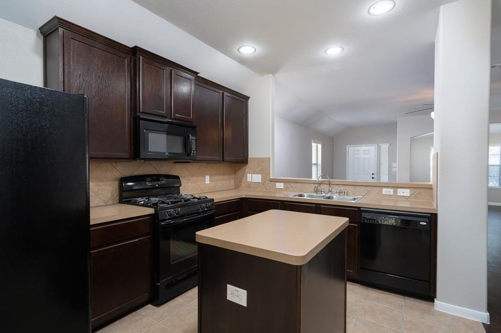 2819 Lexington Park Dr, Spring TX  77373-3321 exterior