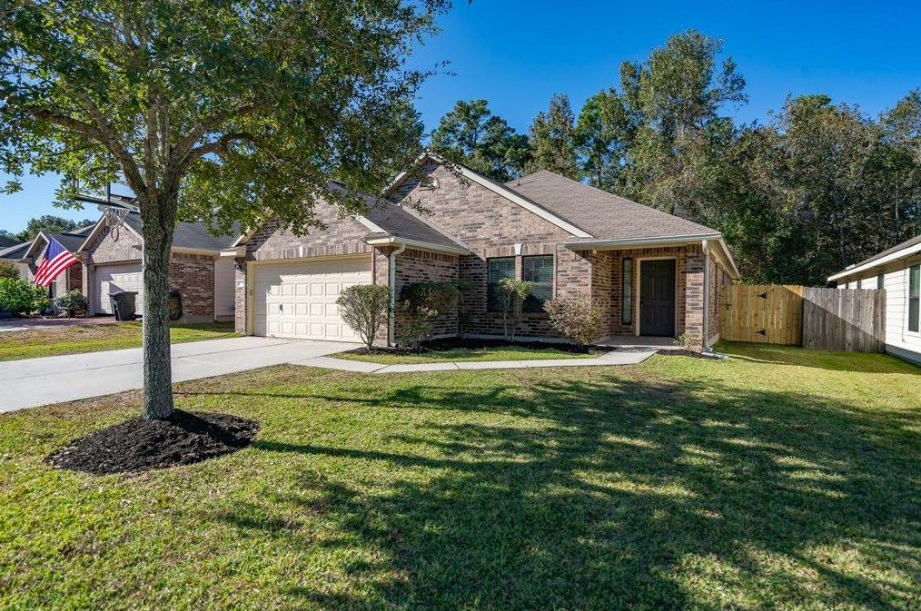 2819 Lexington Park Dr, Spring TX  77373-3321 exterior