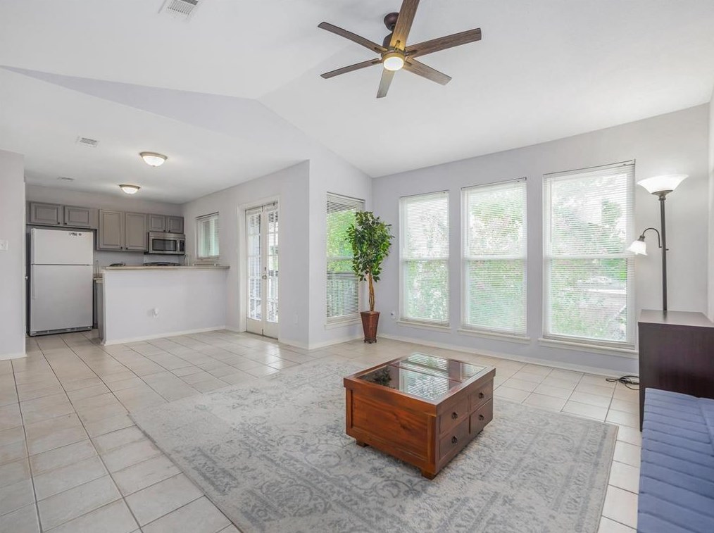 9009 Richmond Ave Apt 107, Houston, TX 77063