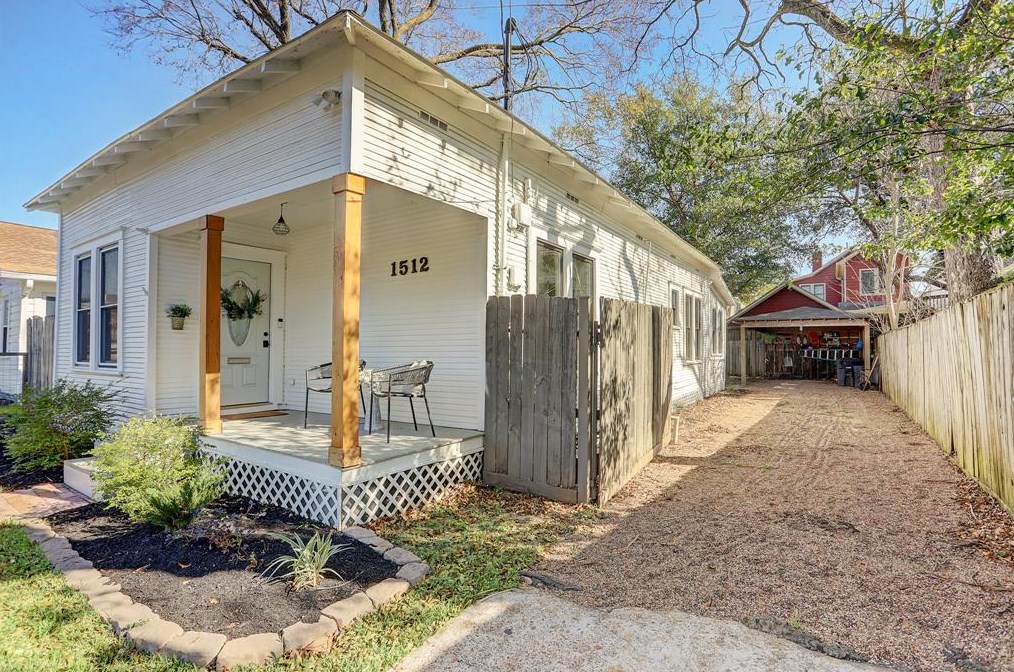 1512 Lawrence St, Houston, TX 77008-3834