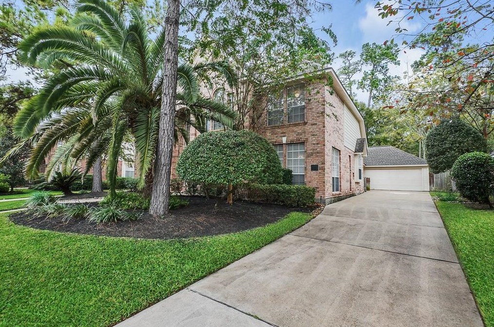 23 Rolling Stone Pl, Spring TX  77381-6528 exterior