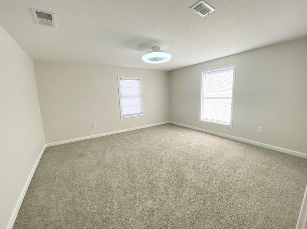 1001 N Valderas St, Angleton, TX 77515