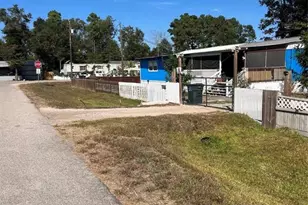 8026 Forest Trace Blvd, Conroe, TX 77306 - Photo 2