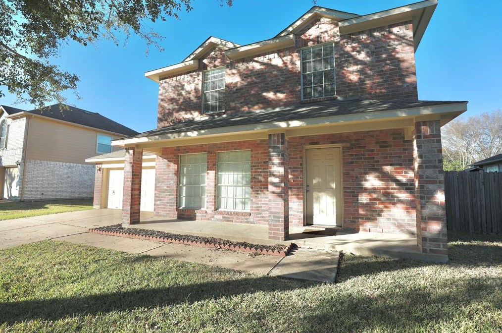 18334 Forest Dew Dr, Katy TX  77449-4456 exterior