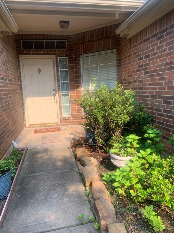 8735 Pleasantbrook Dr, Houston, TX 77095-3141