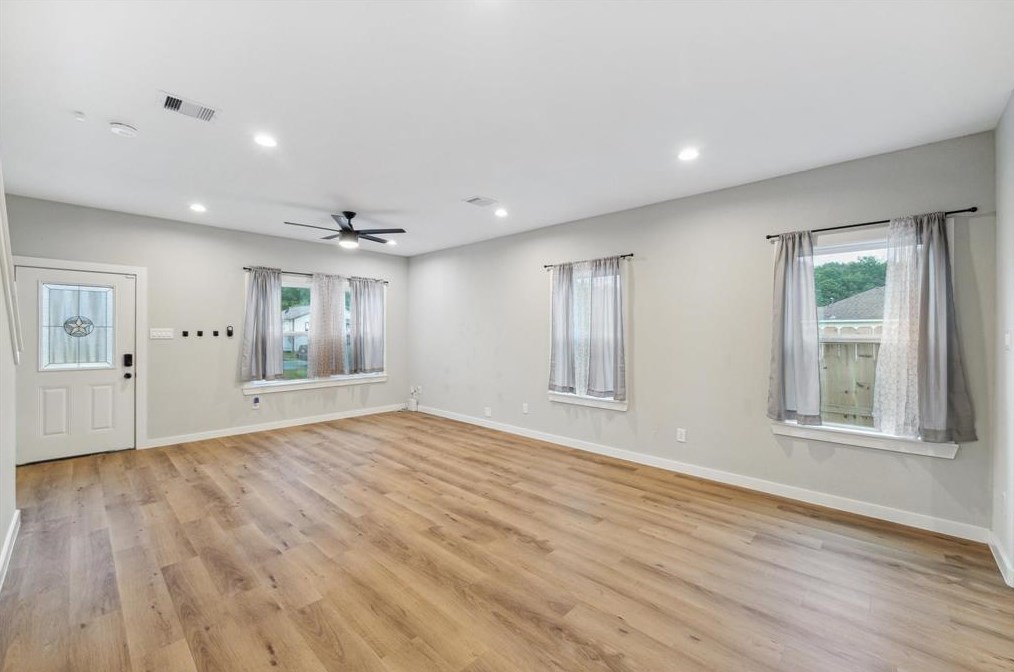 5406 Kelford St #a, Houston, TX 77028