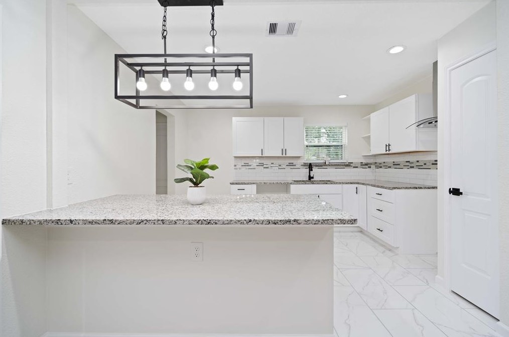 1107 Oak Meadows St, Houston, TX 77017-4839