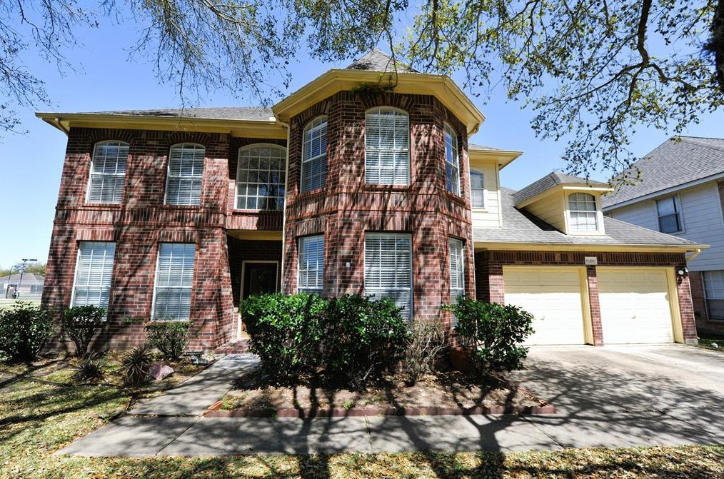 15418 Longhorn Cavern Dr, Sugar Land, TX 77498