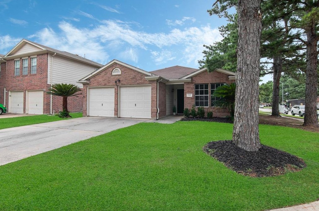 11906 Ezekiel Dr, Tomball, TX 77375