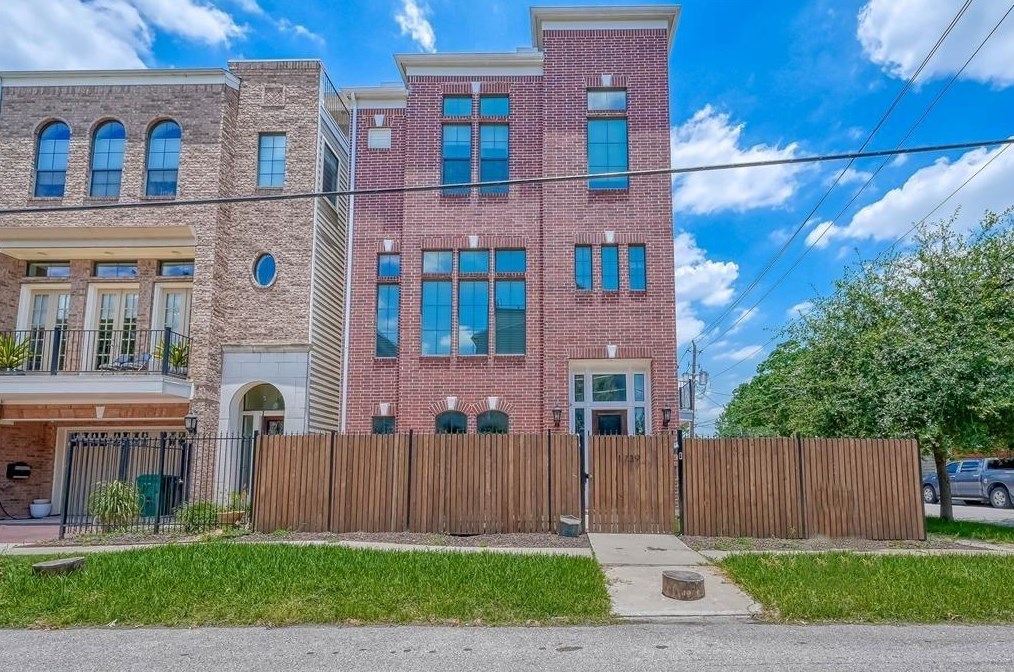 1739 Oakdale St, Houston, TX 77004