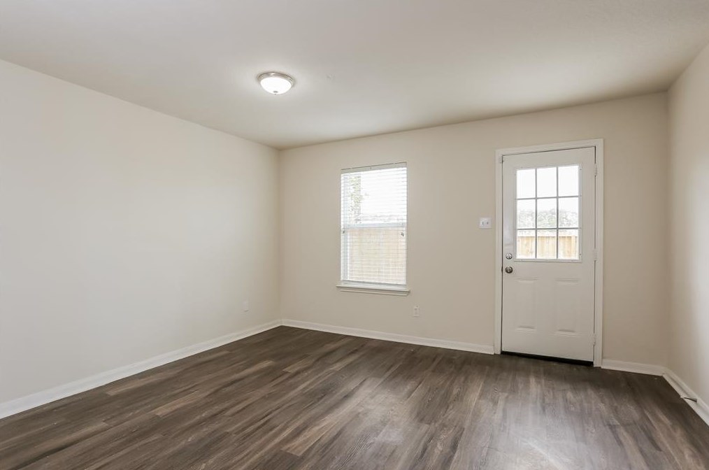 302 Aft Way, Crosby, TX 77532