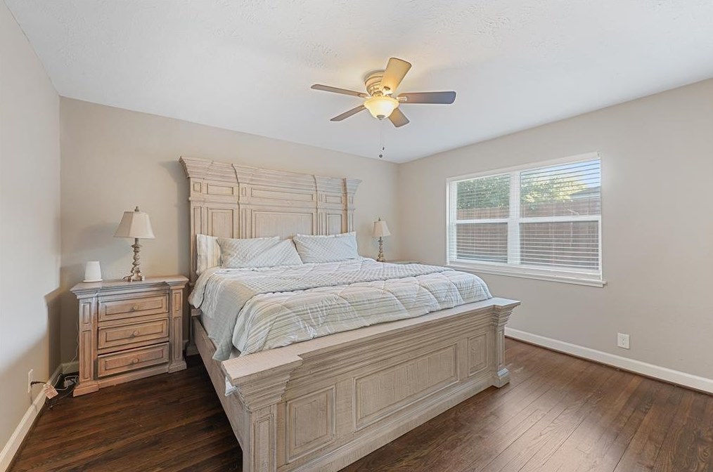 8501 Bob White Dr, Houston TX  77035-3928 exterior