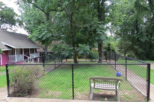 3300 Elks Dr, Huntsville TX 77340-6429 exterior