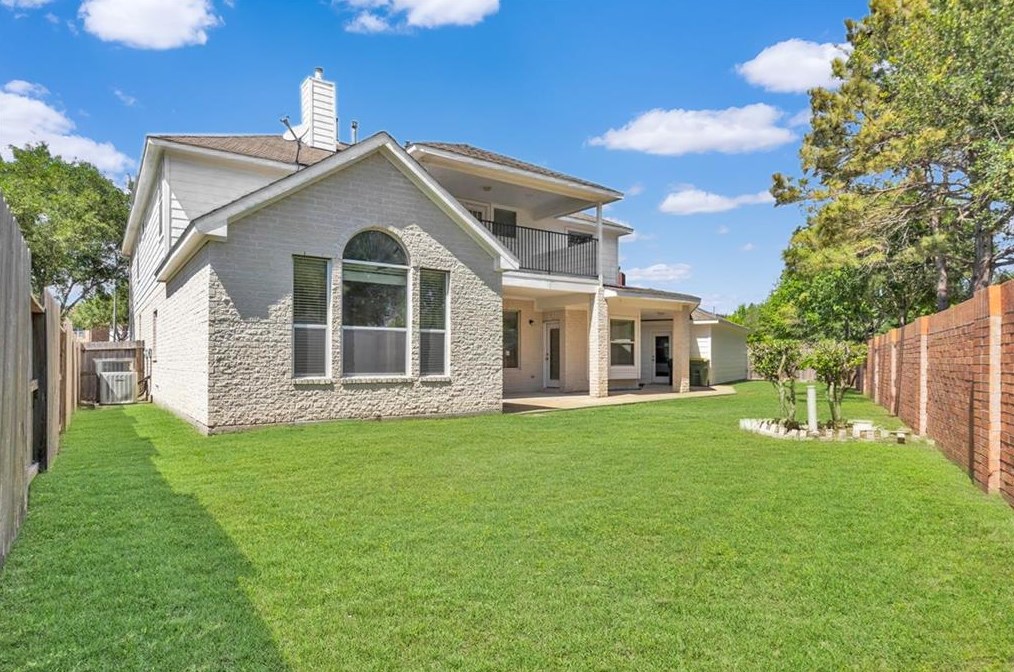 2525 Dry Bank Ln, Pearland TX  77584-2516 exterior